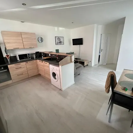 Escale Sereine - Sanctuaire Et Gare A 10 Minutes Apartman