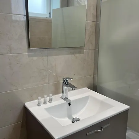 : Superbe T2 42m2 דירה לורדה